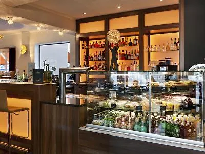 Motel One Frankfurt-Riverside 3*