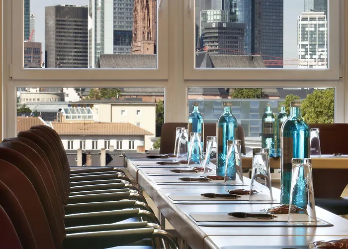 Отель Fleming's Deluxe Hotel Frankfurt Main-Riverside