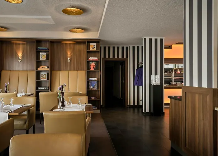 Hotel Flemings Frankfurt Main-riverside 4*