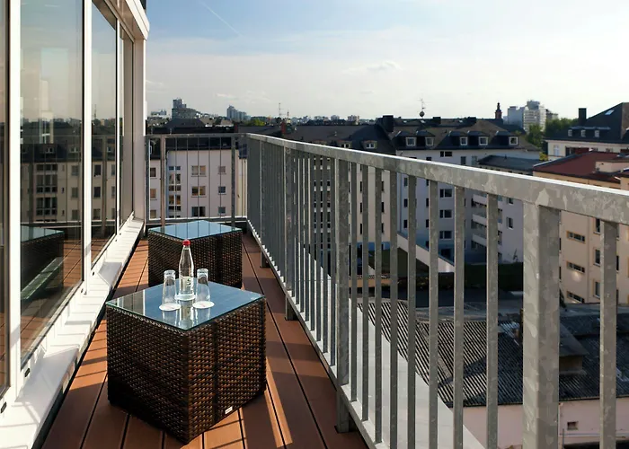 Fleming's Deluxe Hotel Frankfurt Main-Riverside 3*