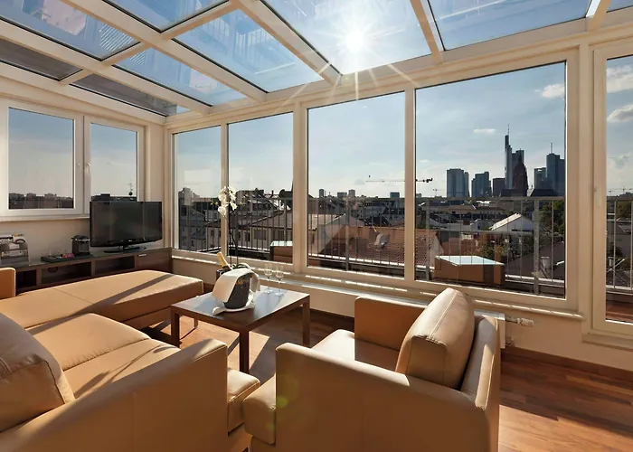 Hotel Motel One Frankfurt-Riverside