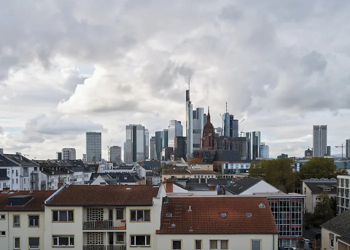 Motel One Frankfurt-Riverside Hotel 3*