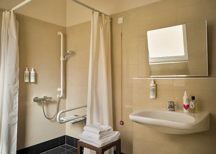 Motel One Frankfurt-Riverside Hotel