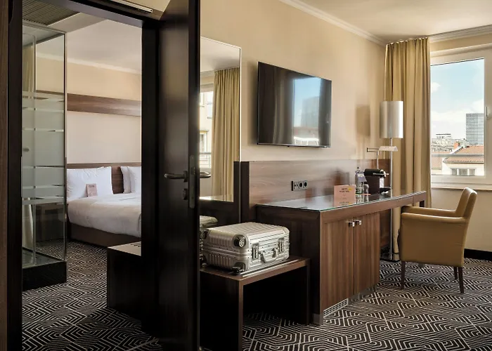 Motel One Frankfurt-Riverside 3*