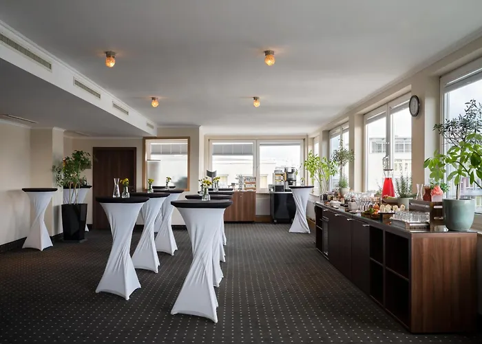 Motel One Frankfurt-Riverside Hotel
